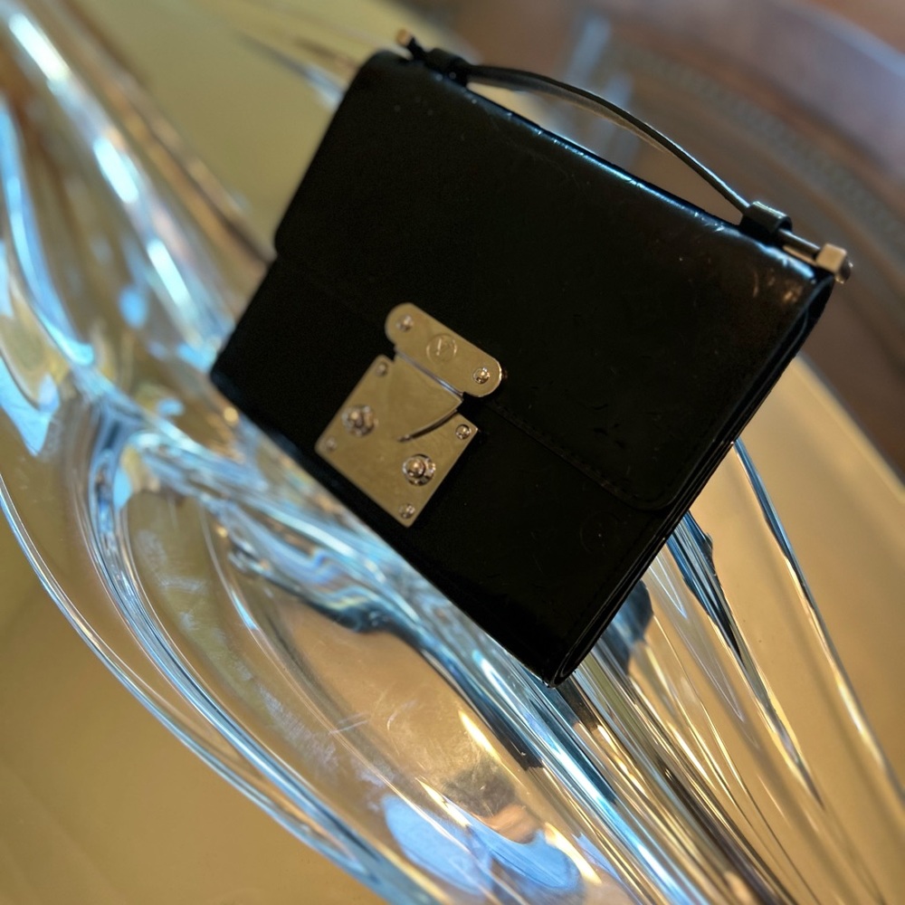 Louis Vuitton Monogram Glace Anouchka Wallet - Picture 6 of 7
